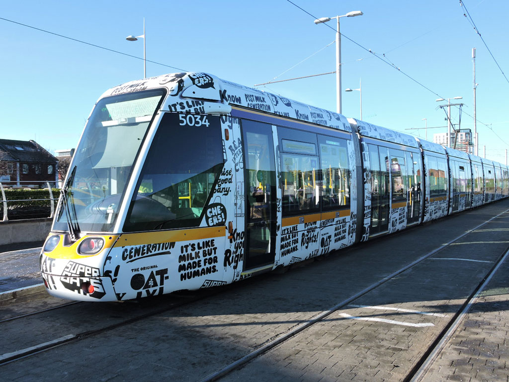 202302-OATLY-MILK-its-like-milk-but-made-for-humans-Luas-Tram-Dom-external-1-4G