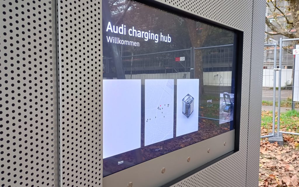 casestudy_audi-charging-hub-mit-lg-outdoor-displays_1-1024x640