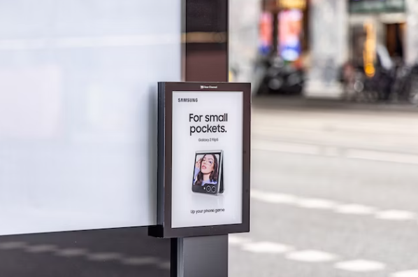 Samsung Small Pocket Campaign