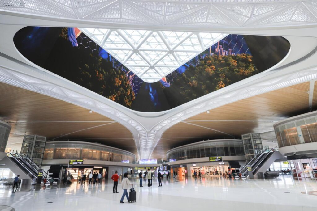 Shenzhen Airport (2) ©JCDecaux