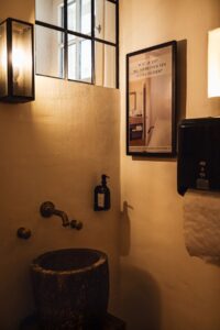 Nenuphar restrooms sink